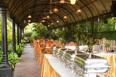 Jkab Park Hotel Отели рядом со станцией Trincomalee Railway Station