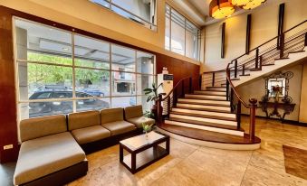 MO2 Westown Hotel Bacolod - Downtown