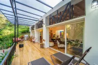 SAMARA - Stunning 2 bedroom House 15 min from the Beach.