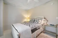 Amazing find! Quiet house w/ pool and screened porch.  Close to beach.