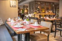 Le Lodge Brit Hotel Strasbourg Zenith فنادق في Oberhausbergen