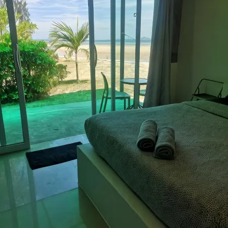 SeaEsta Beach