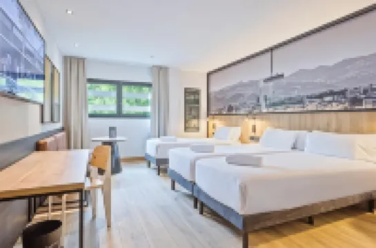 Andante Hotel Hotels near Passarel·la Rambla del Mar