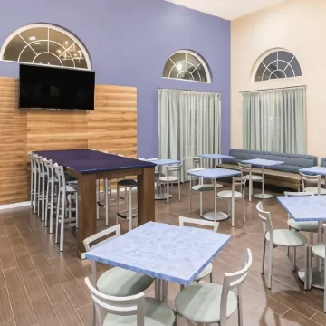 Days Inn & Suites by Wyndham Cherry Hill - Philadelphia