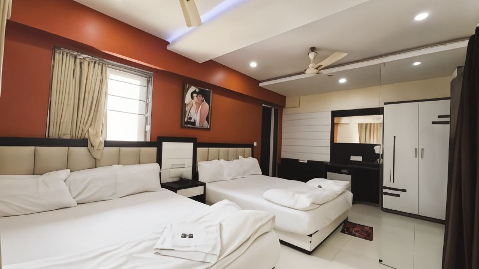 Hotel Big boss New Digha