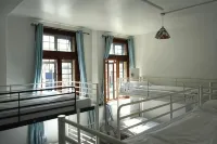 The Walrus Bar and Hostel