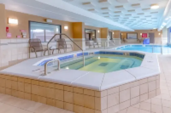 Heritage Inn & Suites St Louis Fenton, Trademark by Wyndham