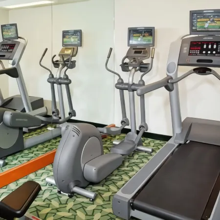 Towneplace Suites by Marriott Cleveland Westlake Отели рядом с достопримечательностью «Cara's Boutique»