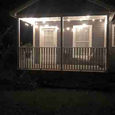 Super Cozy Cottage is updated, fully stocked and close to Downtown Thomasville! Hotel Exterior