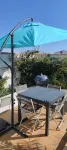 Comfortable apartment with courtyard close to the center and beach. Hoteles en Saintes-Maries-de-la-Mer