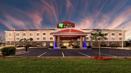 Holiday Inn Express Lake Wales N-Winter Haven Отели в г. Бэбсон-Парк