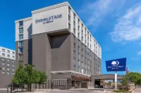 DoubleTree by Hilton Denver Cherry Creek - С тренажерным залом