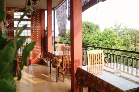 The Homey Rooms and Tours