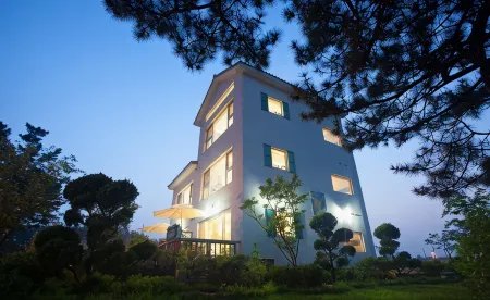 Daebudo la Mer le Ciel Pension Отели рядом с достопримечательностью «365 대부도 캠핑시티»