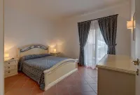 Charming Small Villa (Bella Villetta) No2020 - Hot Tub