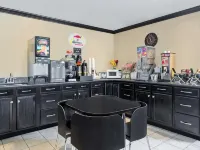 Super 8 by Wyndham Hanover Hotels in Hanover