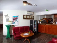 Suite Hotel 900 m Zur Oper Hotels near 04. Wieden