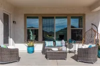 The Residence on Avalon - A Corporate Retreat and Customized Stay!