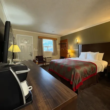 Grand Forks Inn