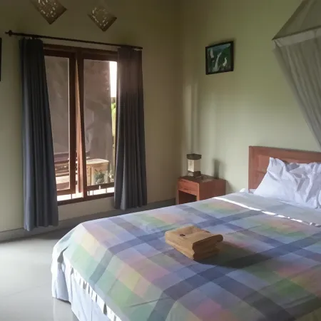 Lumbung Sari Home Stay Отели рядом с достопримечательностью «Пляж Амед»
