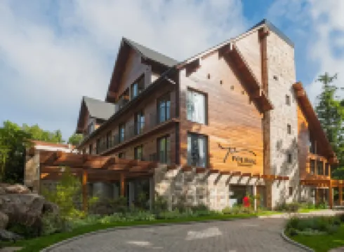 Livá OFICIAL 的波赫馬拉戈內格羅 鄰近Black Lake的酒店