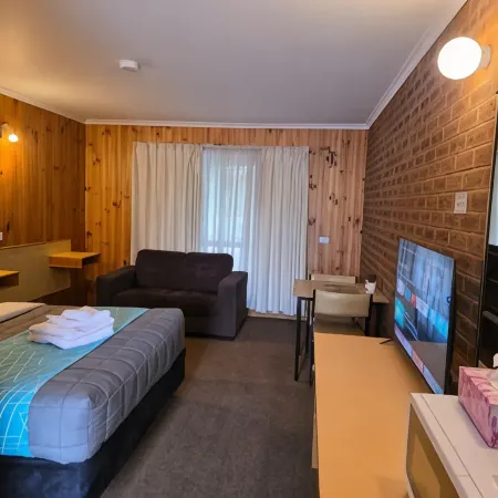 Country Roads Motor Inn Отели в г. Наррандера