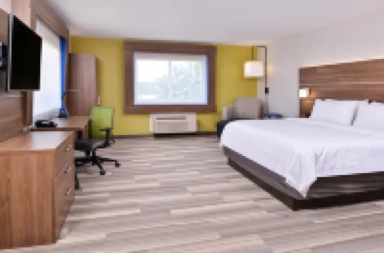 Holiday Inn Express & Suites ELGIN by IHG