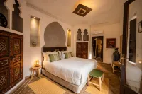 리아드 라 포르트 루즈 바이 라 시레드라