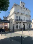 Logis le Grand Hotel - parking