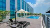 Grand Anara Airport Hotel - Rooftop Pools