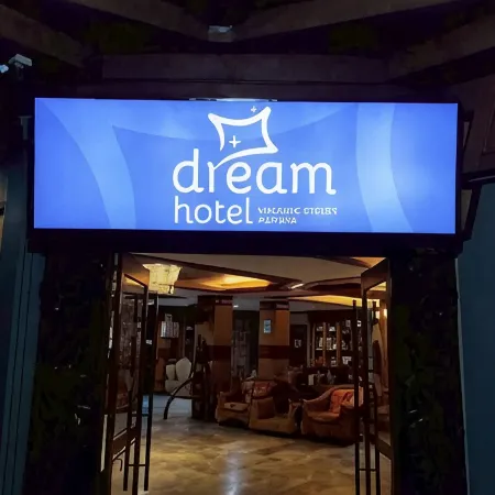 Dream Hotel Pattaya Отели рядом с достопримечательностью «Пирс Бали-Хай»