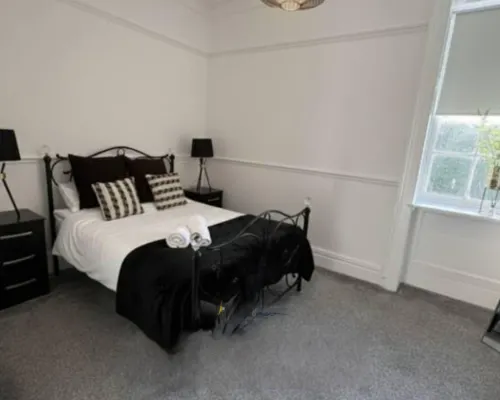 Room 6 -  Manor Park Country House, Wales Hotel di Clydach