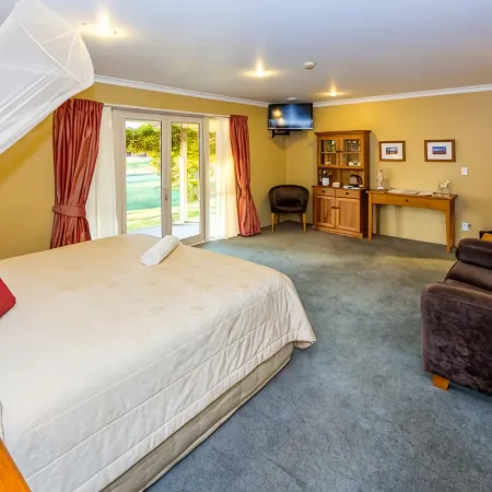 Misty Peaks Guesthouse