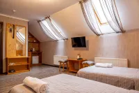 Alamat Hotel - parking