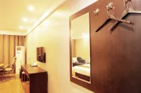 Huangmei Haotai Business Hotel