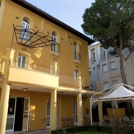Hotel Alibi