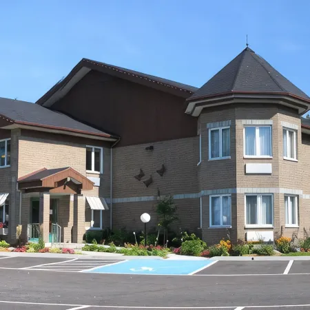 Hôtel & Suites Normandin Lévis Отели в г. Леви