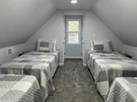 Month to Month Cottage Rental Located Near Lancaster 33 by-Pass & FMC Hospital.