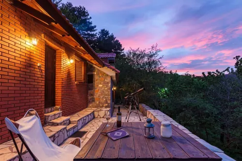 Pine Forest Chalet 1400m | Cinema & Fireplace - Mountain View