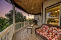 Delta Grand Victorian - Amazing Views! Ping Pong and Cornhole!