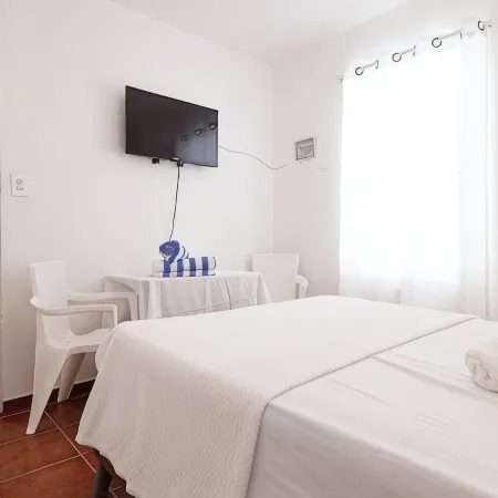 R&V Combate Beach House for 12 with Private Pool
