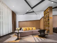 IU Hotel (Caiyun City Branch, Ruili Fortune Plaza) - Gym