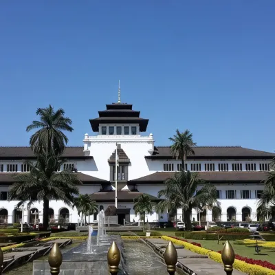 Amaris Hotel Cimanuk Bandung Hotels near Gasibu Field