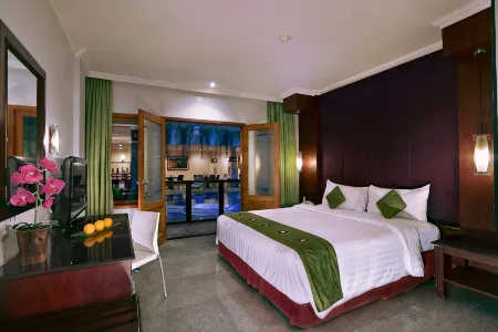 Famous Hotel Kuta