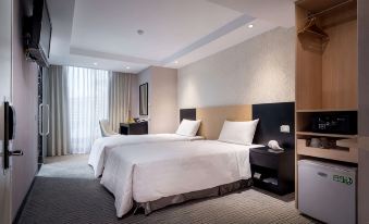 Hotel B