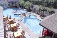 Crown Regency Suites Mactan - Family