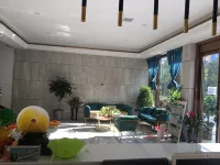 Cenxi Hongtai Hotel