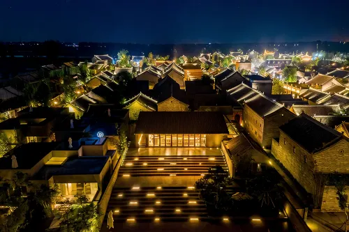Hushang Inn