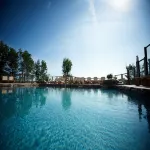Fourwinds Lakeside Inn & Marina