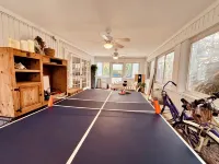 10 Beds/Private Tropical Pool/4Bikes/Beach Gear/Grill/Walk to Beach & Pickleball - 4-Star